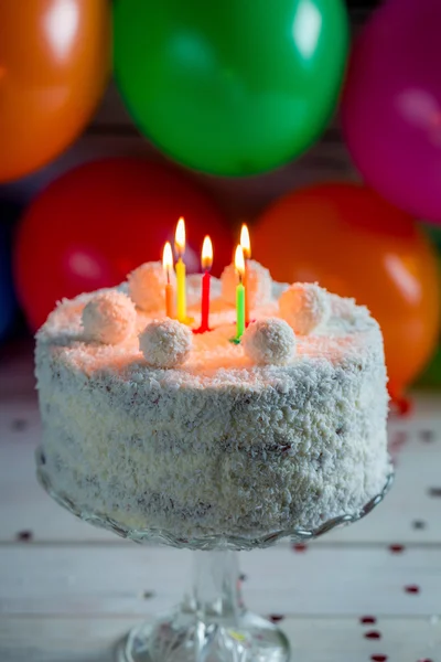 Καρύδας τούρτα για γενέθλια — Φωτογραφία Αρχείου