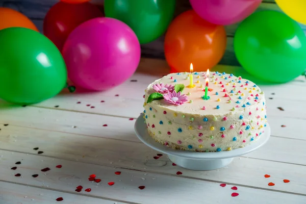 It's time to share birthday cake — Stock Photo, Image