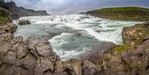 Panorama de la enorme cascada Gullfoss en Islandia — Foto de Stock