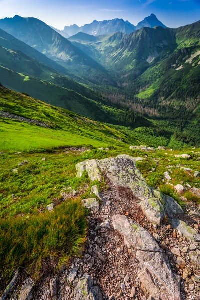 Dağlarda harika şafak — Stok fotoğraf