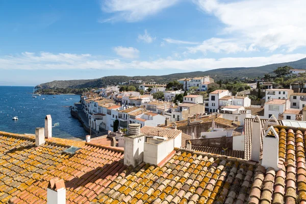 Waterfront en gebouwen van Cadaques, Spanje — Stockfoto