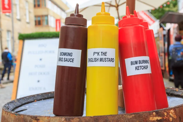 BBQ, senap och ketchup — Stockfoto