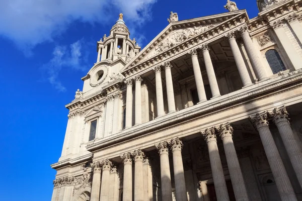 Facade of St. Paul's cathedral in London — Stock Photo, Image