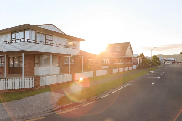 家族の家に沈む夕日 — ストック写真