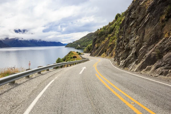 Road next to Lake Wakatipu — Stock Photo, Image