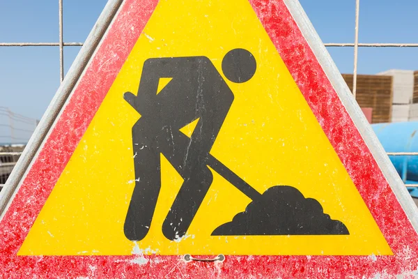 Bir inşaat sahasında uyarı işareti — Stok fotoğraf