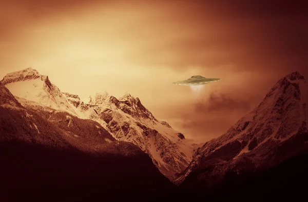 UFO with Mountains — Stock Photo, Image