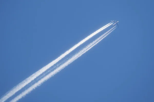 เครื่องบินเจ็ทที่มีข้อห้าม — ภาพถ่ายสต็อก