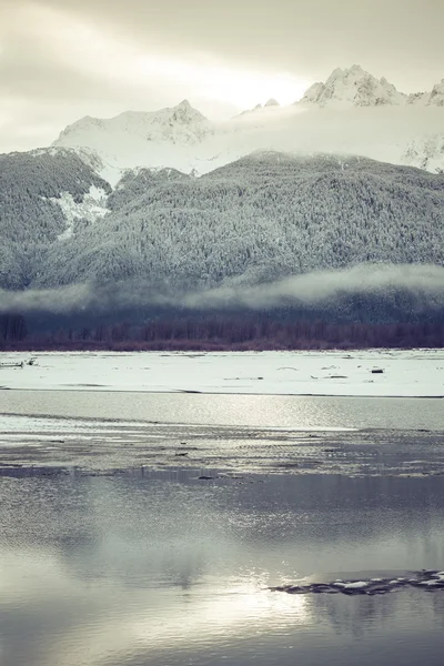 冬の川サンセット — ストック写真
