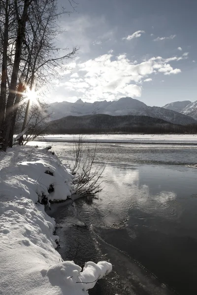 Річка Chilkat захід сонця — стокове фото