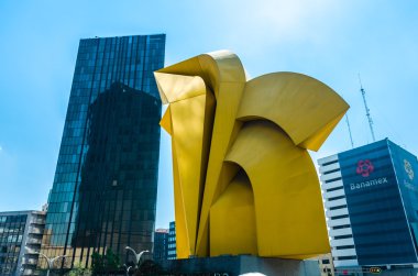 Torre del Caballito gökdelen ve Caballito heykel, Meksika C