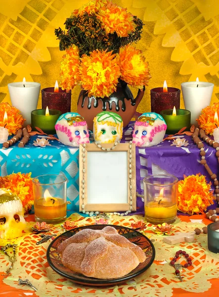 Mexicaanse dag van de doden altaar (Dia de Muertos) — Stockfoto