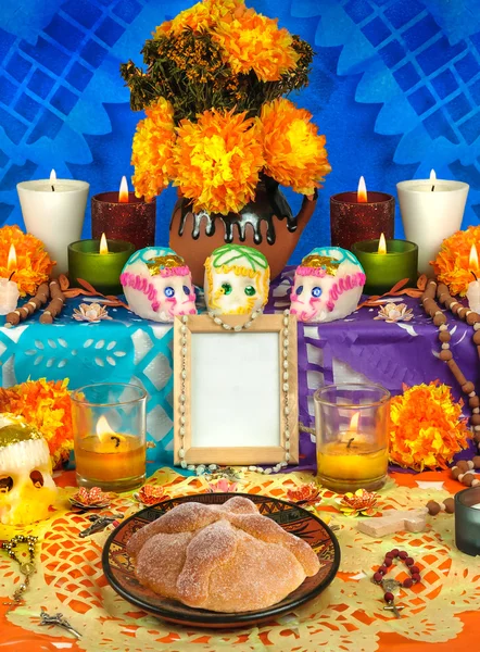 Mexicaanse dag van de doden altaar (Dia de Muertos) — Stockfoto