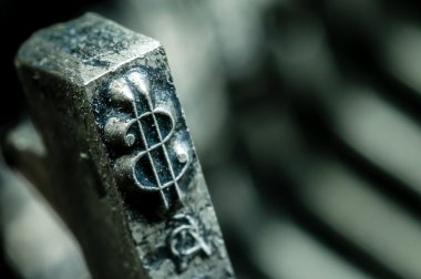 Eski bir daktilo typebars Doları sembolü