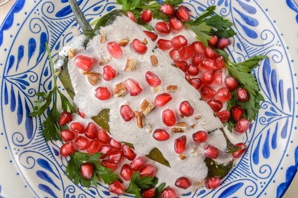 Chiles en nogada mexikanisches Essen — Stockfoto