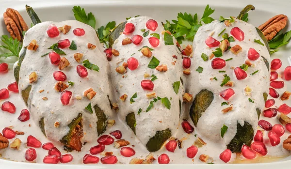 Chiles en nogada mexikanisches Essen — Stockfoto