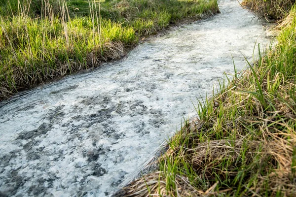 Beyaz nehir ve dere. Hidrojen sülfür nehri