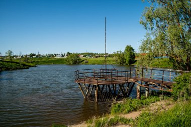 Nehrin akışı. Baraj. drenaj sistemi