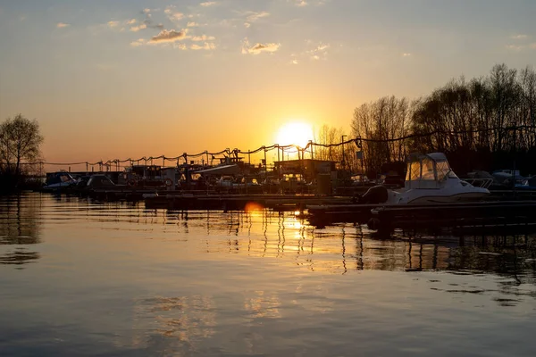 Embarcadero Río Atardecer —  Fotos de Stock