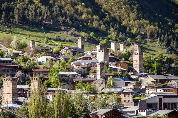 Vista Desde Montaña Hasta Pueblo Las Montañas Montaña Svanetia Georgia —  Fotos de Stock