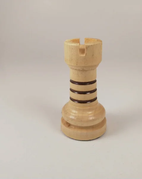 白い背景に木製のチェス駒 — ストック写真