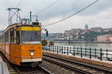 Budapeşte 'nin ikonik 2 numaralı tramvayı..
