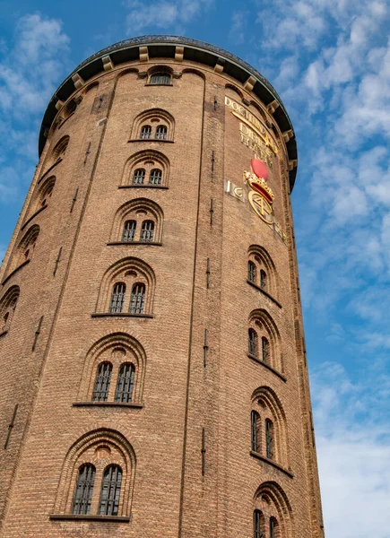 Uma Imagem Torre Redonda Vista Baixo — Fotografia de Stock
