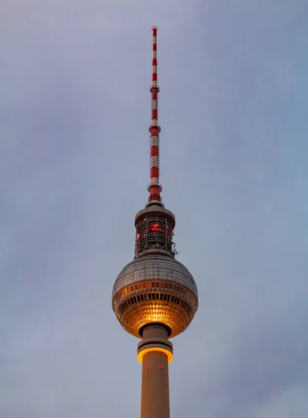 Een Foto Van Berliner Fernsehturm Berlijn Bij Zonsondergang — Stockfoto