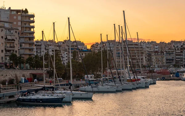 Bild Dockade Båtar Vid Pireus Hamn Vid Solnedgången — Stockfoto
