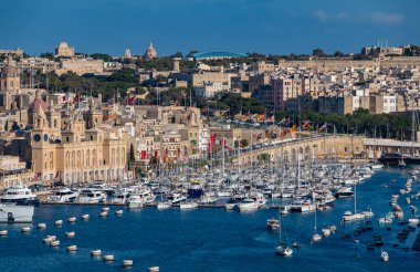 Valletta 'dan Senglea Rıhtım Limanı' nın resmi..