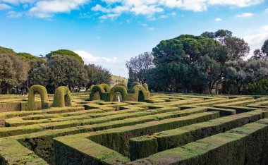 Parc del Laberint d 'Horta' daki ünlü labirentin resmi.).