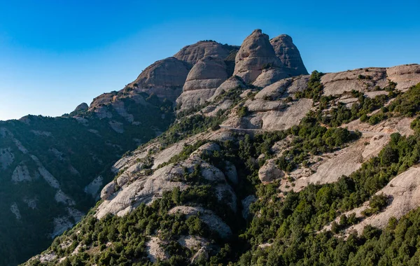 Obraz Krajobrazu Montserrat Widziany Pobliskiej Doliny — Zdjęcie stockowe