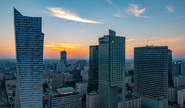 Ein Bild Des Geschäftsviertels Von Warschau Bei Sonnenuntergang — Stockfoto