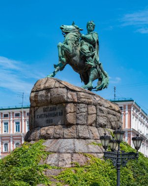 Bohdan Khmelnytsky Anıtı 'nın bir resmi (Kiev).
