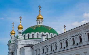 Kiev Pechersk Lavra dini kompleksinin bir resmi..