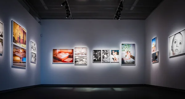 Uma Imagem Uma Exposição Dentro Museu Fotografiska — Fotografia de Stock