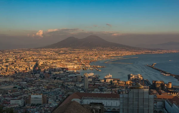 Uma Foto Cidade Nápoles Monte Vesúvio Como Visto Ponto Vista — Fotografia de Stock