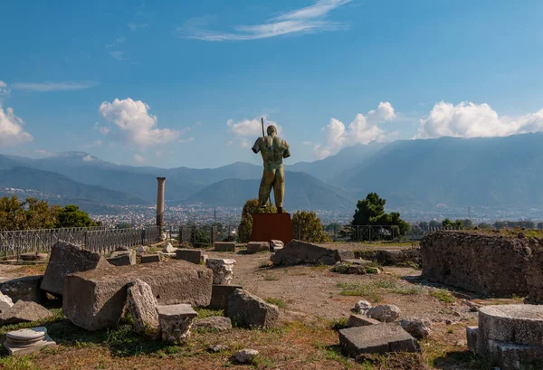 Een Foto Van Het Daedalus Standbeeld Pompeii Met Uitzicht Het — Stockfoto