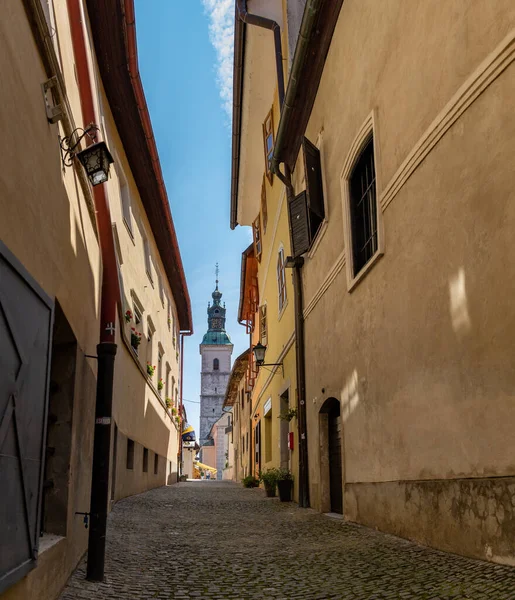 Una Imagen Iglesia San Jacob Vista Través Callejones Cercanos — Foto de Stock