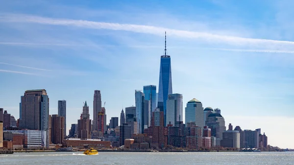 Una Foto Los Edificios Bajo Manhattan Alzados Por One World — Foto de Stock
