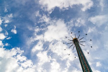 Prater Lunaparkındaki Prater Kulesi 'nin bir resmi..
