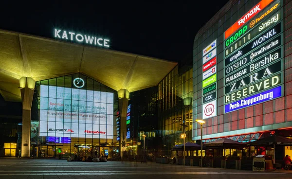 Uma Foto Praça Wilhelma Szewczyka Lado Estação Trem Katowice Shopping — Fotografia de Stock