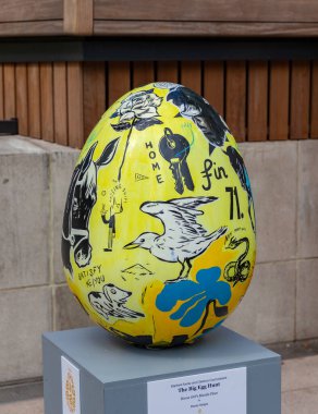 Londra 'daki Fil Ailesi ve Clarence Court sponsorluğunda Büyük Yumurta Avı' nın yumurtalarından birinin resmi..