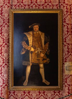 VIII. Henry 'nin Hampton Sarayı' ndaki Perili Galeri ve Geçici Yol 'daki portresinin bir resmi..