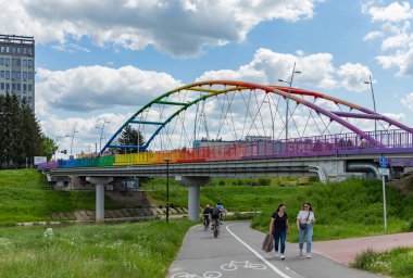 Rzeszow 'daki Narutowicz Köprüsü' nün bir resmi..