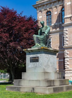 Zagreb 'deki Josip Juraj Strossmayer Heykeli' nin bir resmi.