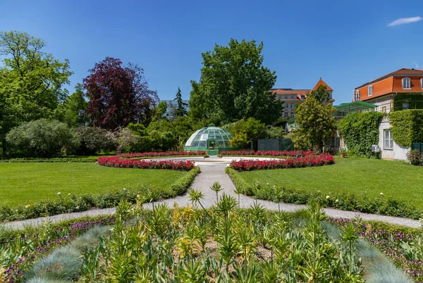 Zagreb Botanik Bahçesinin bir resmi.