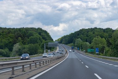 Slovenya otoyolunun bir resmi.