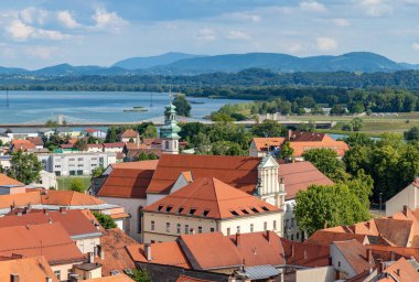 Aziz Peter ve Paul 'un Ptuj' daki Minorite Manastırı 'nın bir resmi..