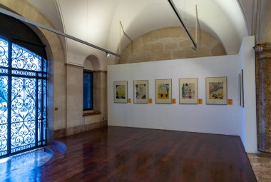 Palau Mart Müzesi 'ndeki sanat galerisinin resmi..